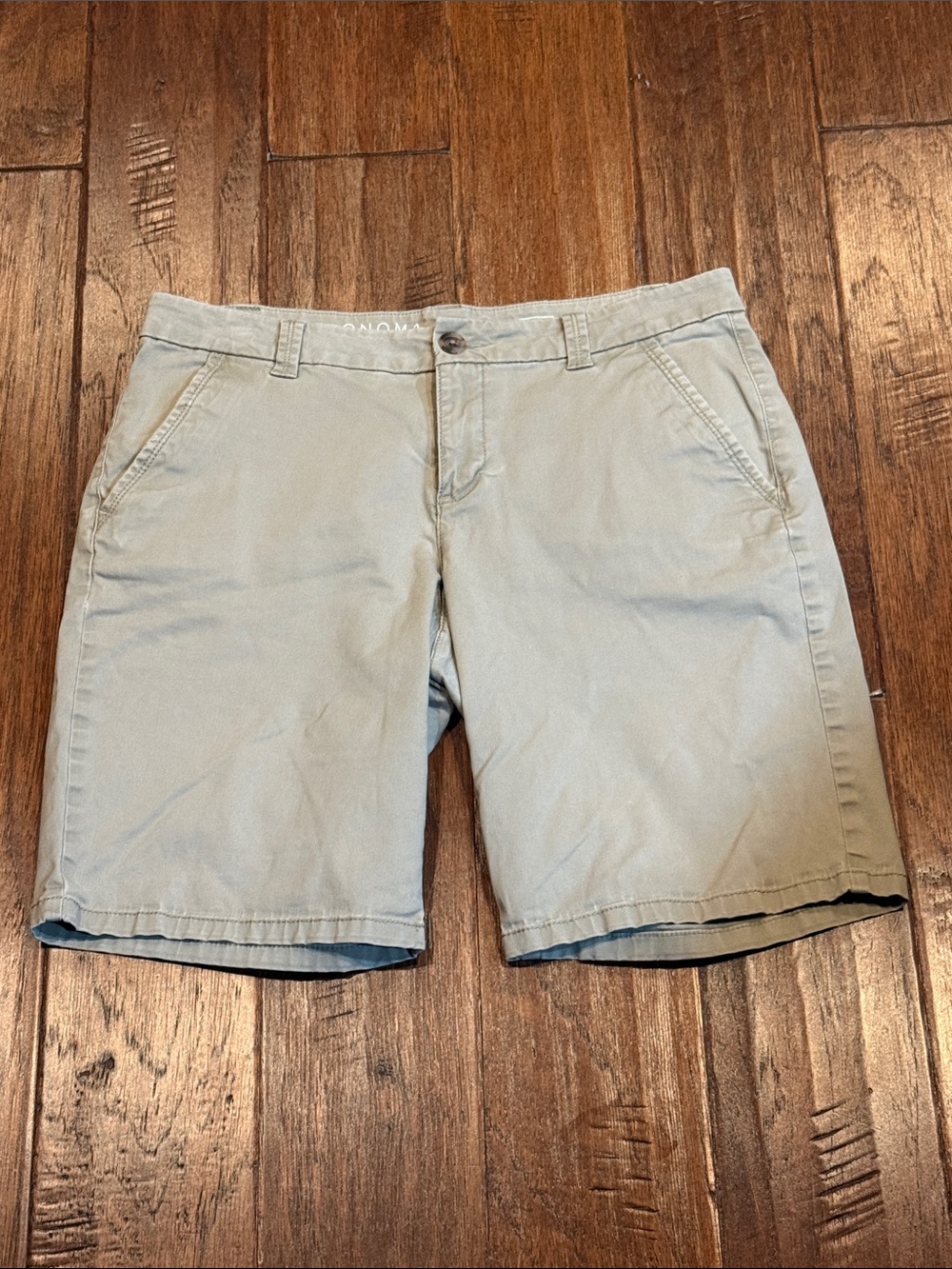 Size 4 Women’s Casual Khaki Shorts - Classic Summer Staple - Picture 7 of 7